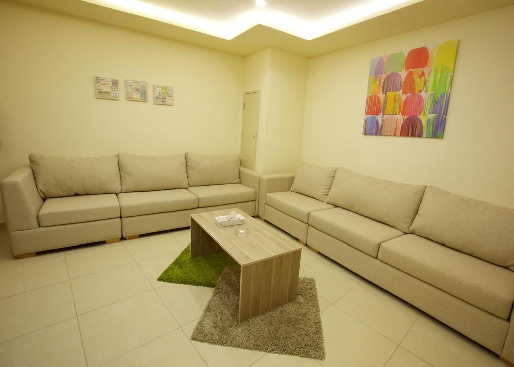 Lujain Hotel فندق النور واللجين Amman Room photo